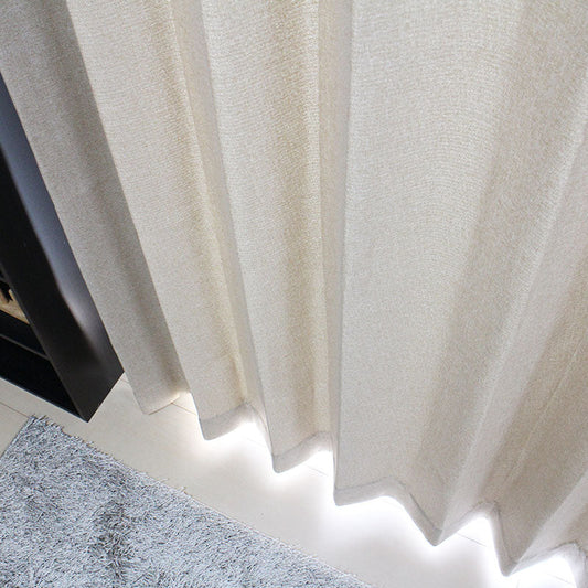 ざっくりした質感が魅力の2級遮光形状記憶無地調遮光カーテン Sammy - サミー ベージュ（1枚入り）