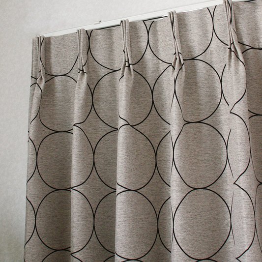 大きなサークル柄がおしゃれな北欧テイスト2級遮光カーテン Wendie - ウェンディ ブラウン