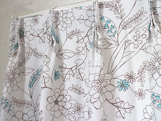 大人気！きれいな花柄がモチーフの2級遮光カーテン Blossom - ブロッサム ベージュ