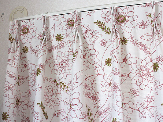大人気！きれいな花柄がモチーフの2級遮光カーテン Blossom - ブロッサム レッド