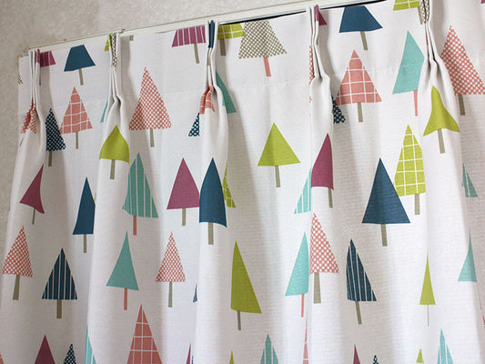 森をモチーフにした2級遮光カーテン Forest - フォレスト ピンク