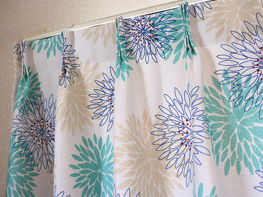 可憐なデザインの2級遮光カーテン Lill - リル グリーン