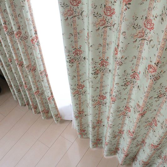 【裏地付き】きれいな花柄イラストが特徴の遮光カーテン Rosalie - ロザリー グリーン（1枚入り）