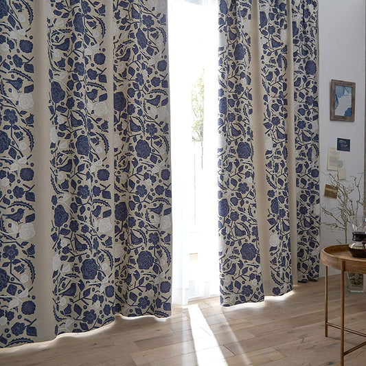 北欧カーテンシリーズ 手描きの鳥と花をあしらったデザイン遮光カーテン Cuco - クコ ブルー