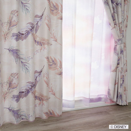 【Disney ディズニー】水彩タッチの軽やかな羽が舞うエレガントなデザインの2級遮光カーテン MICKY Fran - ミッキー フラン ピンク