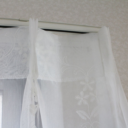 防炎機能付き！エレガントな刺繍がキレイなデザインのレースカーテン Mamak - ママク