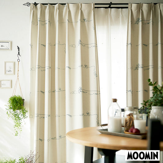 【MOOMIN ムーミン】DENIM BORDER デニムボーダー デニムライクな表情のベースに 小説「ムーミン谷の彗星」の挿絵をプリントした遮光カーテン アイボリー　幅100×丈135～200cm(1枚入)