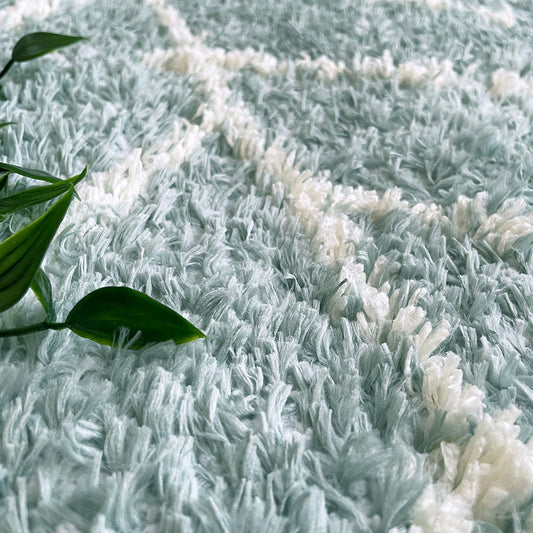 線描きタッチのゆるやかなデザインとソフトな手触りが心地よいラグ Jena - イエナ ブルー