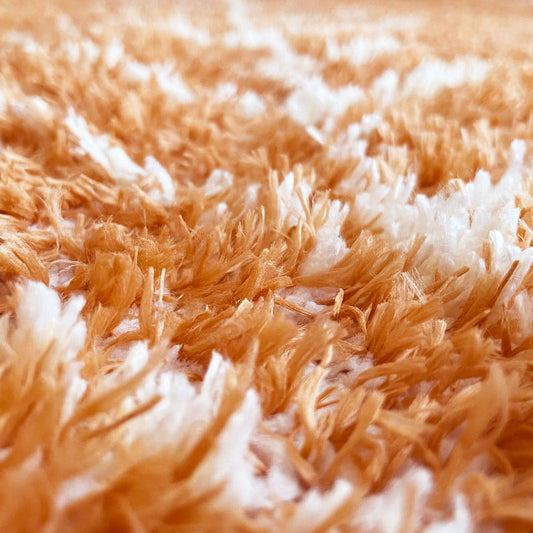 線描きタッチのゆるやかなデザインとソフトな手触りが心地よいラグ Jena - イエナ オレンジ