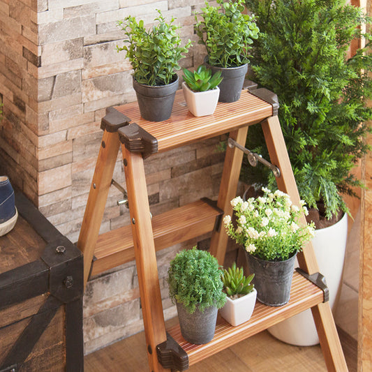 お部屋のインテリアに溶け込むアルミ素材のステップスツール（2段タイプ）