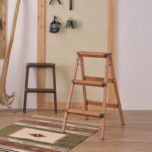 お部屋のインテリアに溶け込むアルミ素材のステップスツール（3段タイプ）