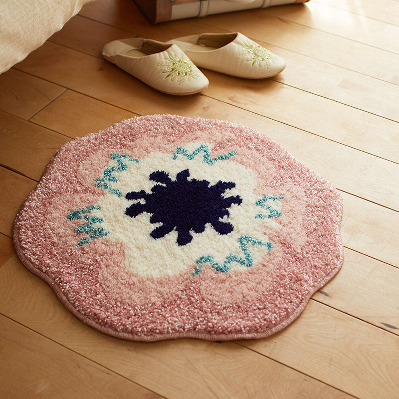 コクリコの花を切り取った北欧デザイン！日本製北欧デザイン変形マット50×50cm Ririko -リコ