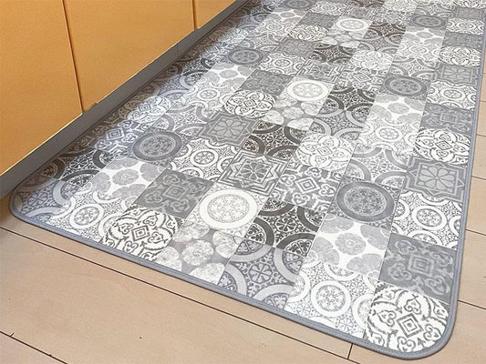 優れた耐摩耗性で土足使用もOK！汚れても拭き取るだけでキレイ！はっ水・抗菌・防炎機能付きキッチンマット幅40cmタイプ＜Nene - ネネグレー＞