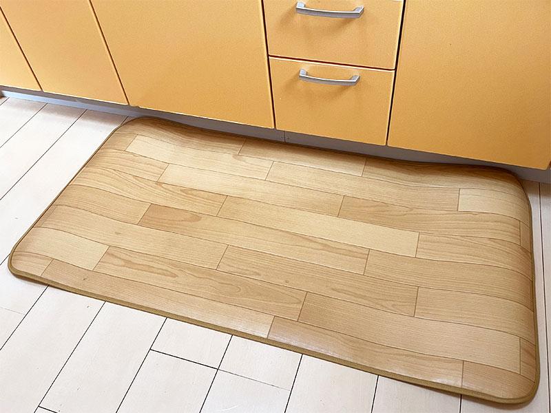 匂いを軽減して傷つきにくい表面強化タイプ！汚れても拭き取るだけでキレイ！はっ水・抗菌・防炎機能付きキッチンマット幅80cmタイプ＜Zeldo - ゼルド＞